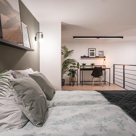 D24 - Historic Quarter Design Loft - Best Location By Bqa Boedapest Buitenkant foto