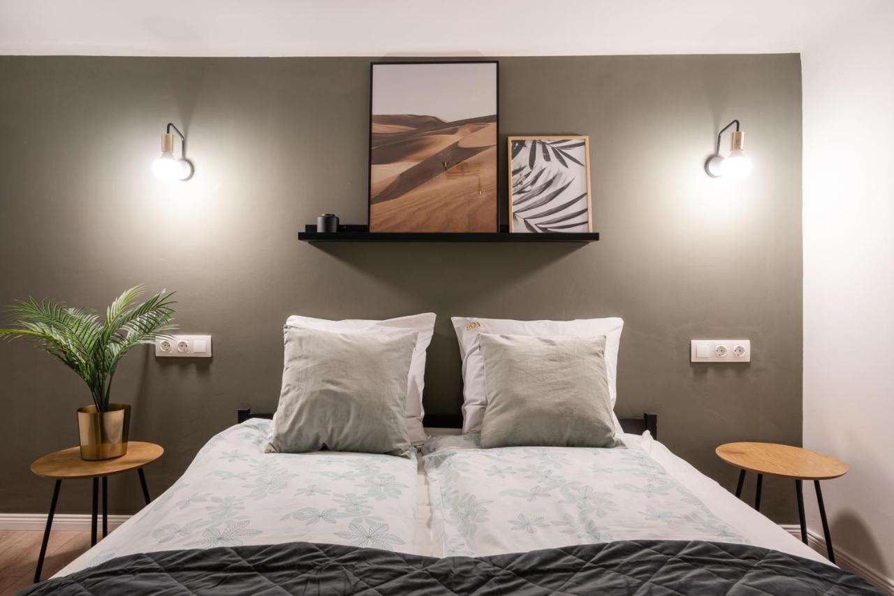 D24 - Historic Quarter Design Loft - Best Location By Bqa Boedapest Buitenkant foto